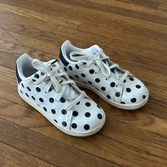 Adidas Stan Smith polka dot children’s shoes. only worn a handful of time. - Picture 1 of 5